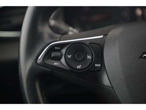 Opel Grandland X 1.2 Turbo Innovation 131PK Trekhaak Navigatie Carplay Android Camera Clima Cruise 18 inch LMV Rijstrooksensor
