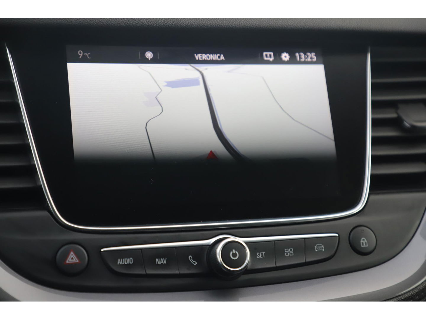 Opel Grandland X 1.2 Turbo Innovation 131PK Trekhaak Navigatie Carplay Android Camera Clima Cruise 18 inch LMV Rijstrooksensor