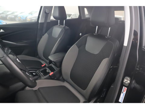 Opel Grandland X 1.2 Turbo Innovation 131PK Trekhaak Navigatie Carplay Android Camera Clima Cruise 18 inch LMV Rijstrooksensor