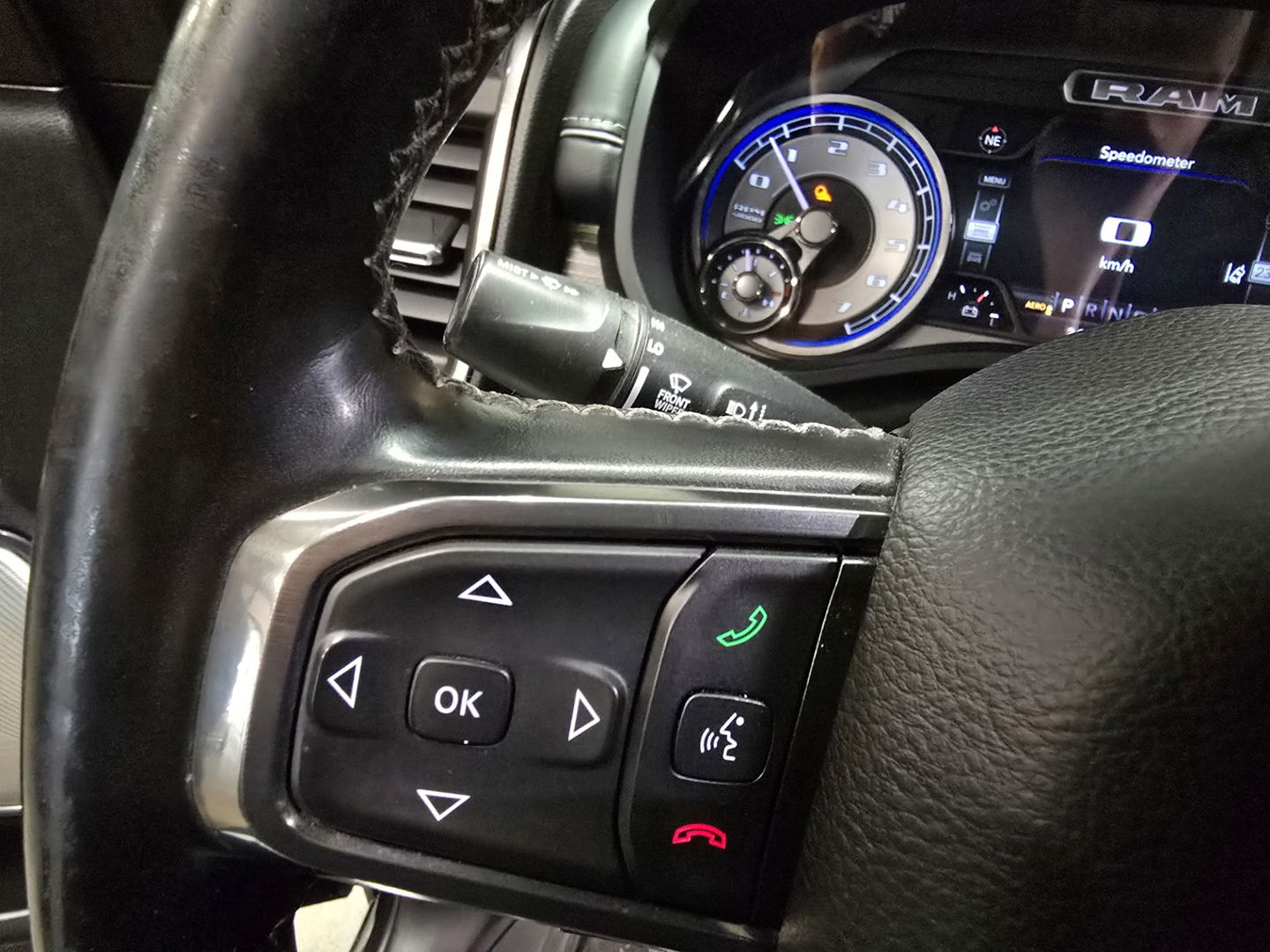 Dodge Ram 1500 5.7 V8 4x4 Crew Cab Limited Pano Leder Navi Clima 22"LM