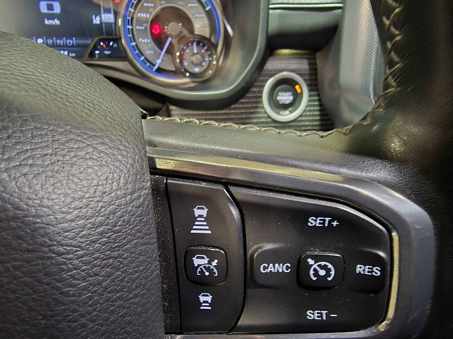 Dodge Ram 1500 5.7 V8 4x4 Crew Cab Limited Pano Leder Navi Clima 22"LM