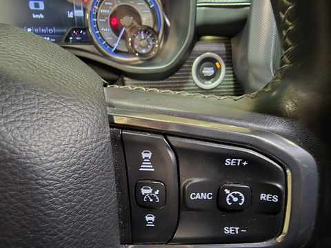 Dodge Ram 1500 5.7 V8 4x4 Crew Cab Limited Pano Leder Navi Clima 22"LM