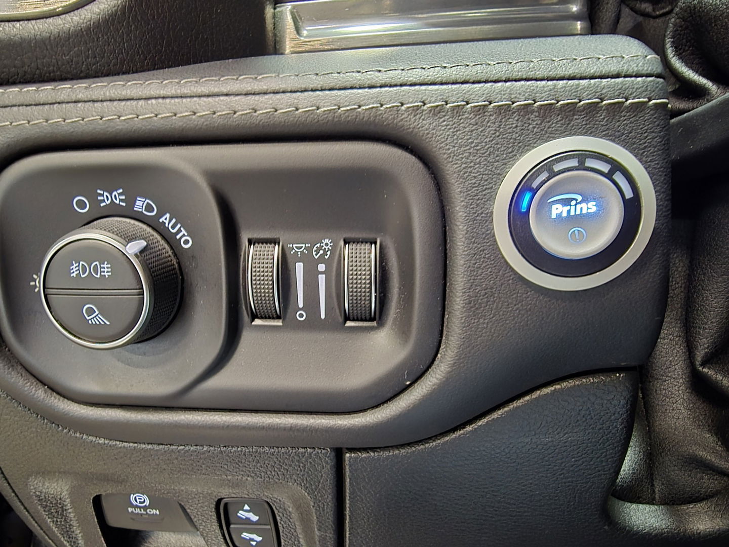 Dodge Ram 1500 5.7 V8 4x4 Crew Cab Limited Pano Leder Navi Clima 22"LM