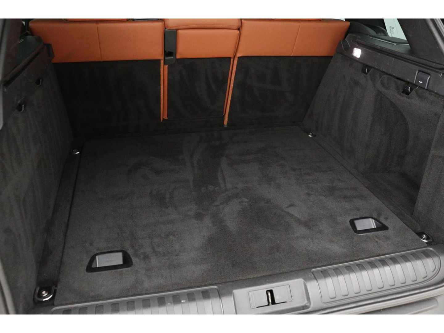 Land Rover Range Rover Sport 5.0 V8 SC HSE Dynamic | Panoramadak | Leder | Stoelventilatie | Meridian Sound | Head-Up | Camera | Xenon | Keyless | Navigatie | Stoel & stuurverwarming