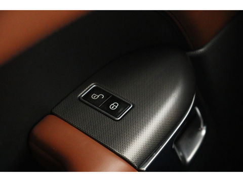 Land Rover Range Rover Sport 5.0 V8 SC HSE Dynamic | Panoramadak | Leder | Stoelventilatie | Meridian Sound | Head-Up | Camera | Xenon | Keyless | Navigatie | Stoel & stuurverwarming