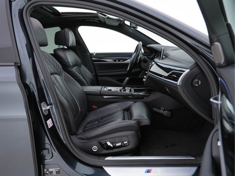 BMW 7 Serie 730d xDrive High Executive M-Sportpack Aut. *PANO | NAPPA-FULL-LEATHER | HARMAN/KARDON-SURROUND | SOFT-CLOSE | HEAD-UP | ADAPT.CRUISE | FULL-LED | MEMORY-PACK | SURROUND-VIEW | DIGI-COCKPIT | BLIS | DAB+ | AMBIENT-LIGHT | 20''ALU*