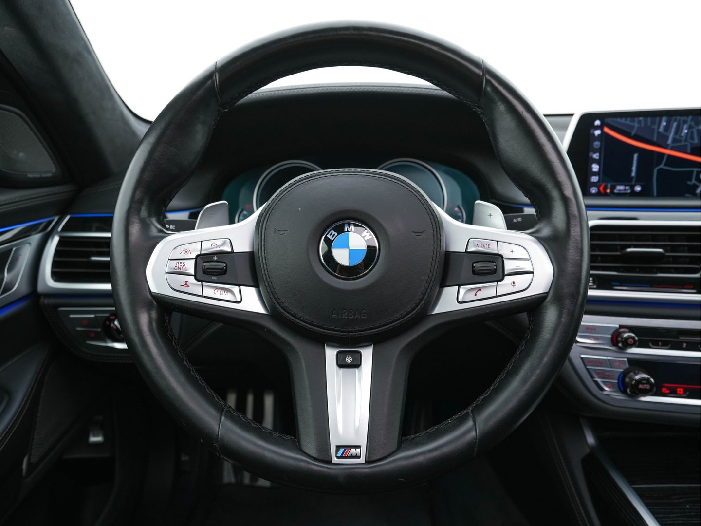 BMW 7 Serie 730d xDrive High Executive M-Sportpack Aut. *PANO | NAPPA-FULL-LEATHER | HARMAN/KARDON-SURROUND | SOFT-CLOSE | HEAD-UP | ADAPT.CRUISE | FULL-LED | MEMORY-PACK | SURROUND-VIEW | DIGI-COCKPIT | BLIS | DAB+ | AMBIENT-LIGHT | 20''ALU*