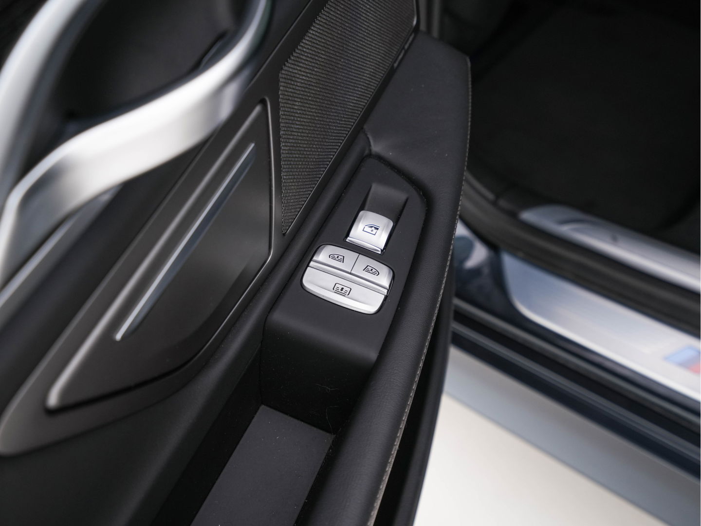 BMW 7 Serie 730d xDrive High Executive M-Sportpack Aut. *PANO | NAPPA-FULL-LEATHER | HARMAN/KARDON-SURROUND | SOFT-CLOSE | HEAD-UP | ADAPT.CRUISE | FULL-LED | MEMORY-PACK | SURROUND-VIEW | DIGI-COCKPIT | BLIS | DAB+ | AMBIENT-LIGHT | 20''ALU*