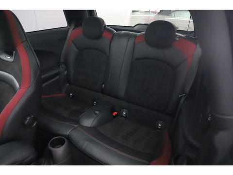 MINI Mini 2.0 John Cooper Works Chili 286PK Automaat Panoramadak Keyless Navigatie Camera Sportstoelen Draadloos Carplay Klep Uitlaat Downpipe Eventuri Intake Head Up Display Stoelverwarming