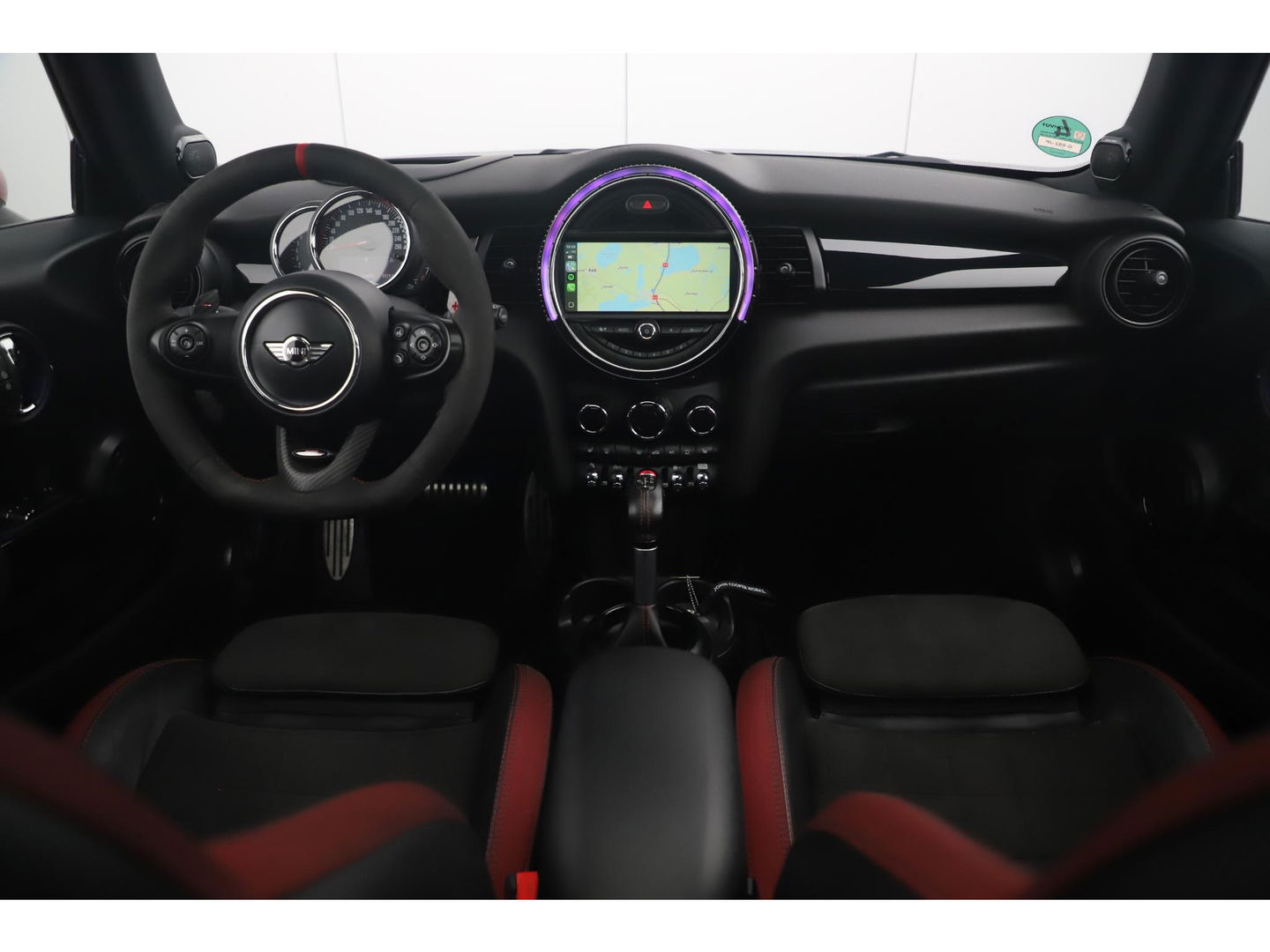 MINI Mini 2.0 John Cooper Works Chili 286PK Automaat Panoramadak Keyless Navigatie Camera Sportstoelen Draadloos Carplay Klep Uitlaat Downpipe Eventuri Intake Head Up Display Stoelverwarming