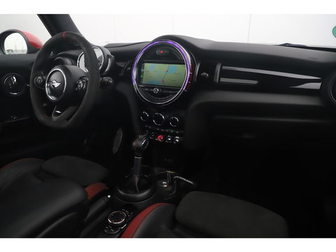 MINI Mini 2.0 John Cooper Works Chili 286PK Automaat Panoramadak Keyless Navigatie Camera Sportstoelen Draadloos Carplay Klep Uitlaat Downpipe Eventuri Intake Head Up Display Stoelverwarming