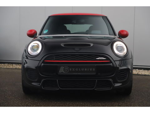 MINI Mini 2.0 John Cooper Works Chili 286PK Automaat Panoramadak Keyless Navigatie Camera Sportstoelen Draadloos Carplay Klep Uitlaat Downpipe Eventuri Intake Head Up Display Stoelverwarming