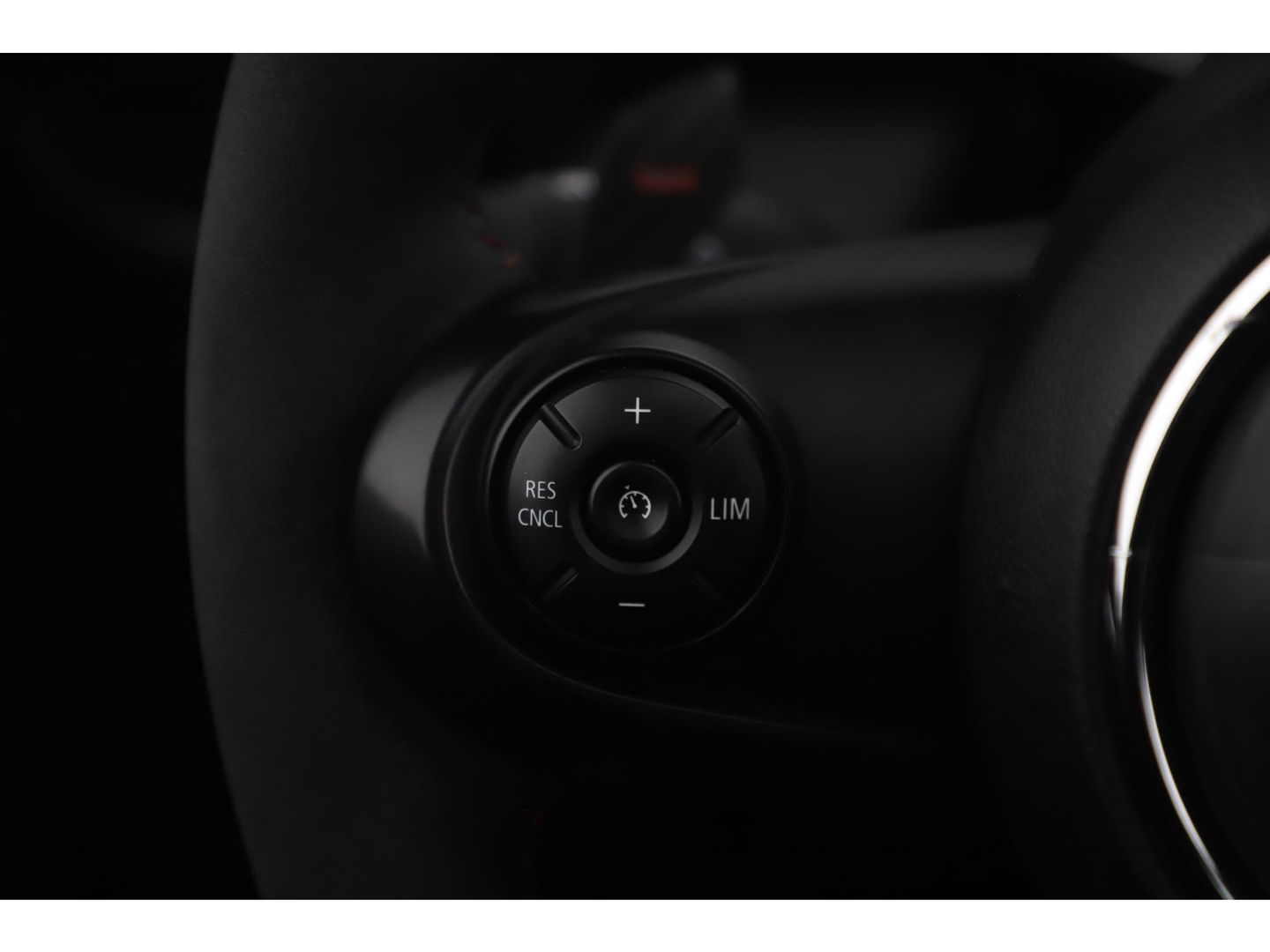 MINI Mini 2.0 John Cooper Works Chili 286PK Automaat Panoramadak Keyless Navigatie Camera Sportstoelen Draadloos Carplay Klep Uitlaat Downpipe Eventuri Intake Head Up Display Stoelverwarming