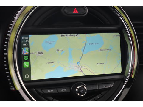 MINI Mini 2.0 John Cooper Works Chili 286PK Automaat Panoramadak Keyless Navigatie Camera Sportstoelen Draadloos Carplay Klep Uitlaat Downpipe Eventuri Intake Head Up Display Stoelverwarming