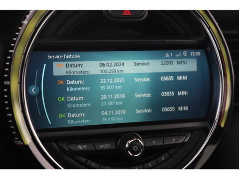 MINI Mini 2.0 John Cooper Works Chili 286PK Automaat Panoramadak Keyless Navigatie Camera Sportstoelen Draadloos Carplay Klep Uitlaat Downpipe Eventuri Intake Head Up Display Stoelverwarming