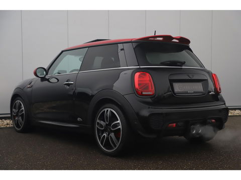 MINI Mini 2.0 John Cooper Works Chili 286PK Automaat Panoramadak Keyless Navigatie Camera Sportstoelen Draadloos Carplay Klep Uitlaat Downpipe Eventuri Intake Head Up Display Stoelverwarming