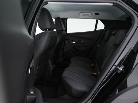 Peugeot e-2008 EV Blue Lease Allure 50 kWh [ 3-Fase ] (INCL-BTW) Aut. *DIGI-COCKPIT | ADAPT.CRUISE | FULL-LED | 1/2-LEATHER| KEYLESS | CAMERA | NAVI-FULLMAP | LANE-ASSIST | ECC | PDC | DAB + | SPORT-SEATS | 17''ALU*
