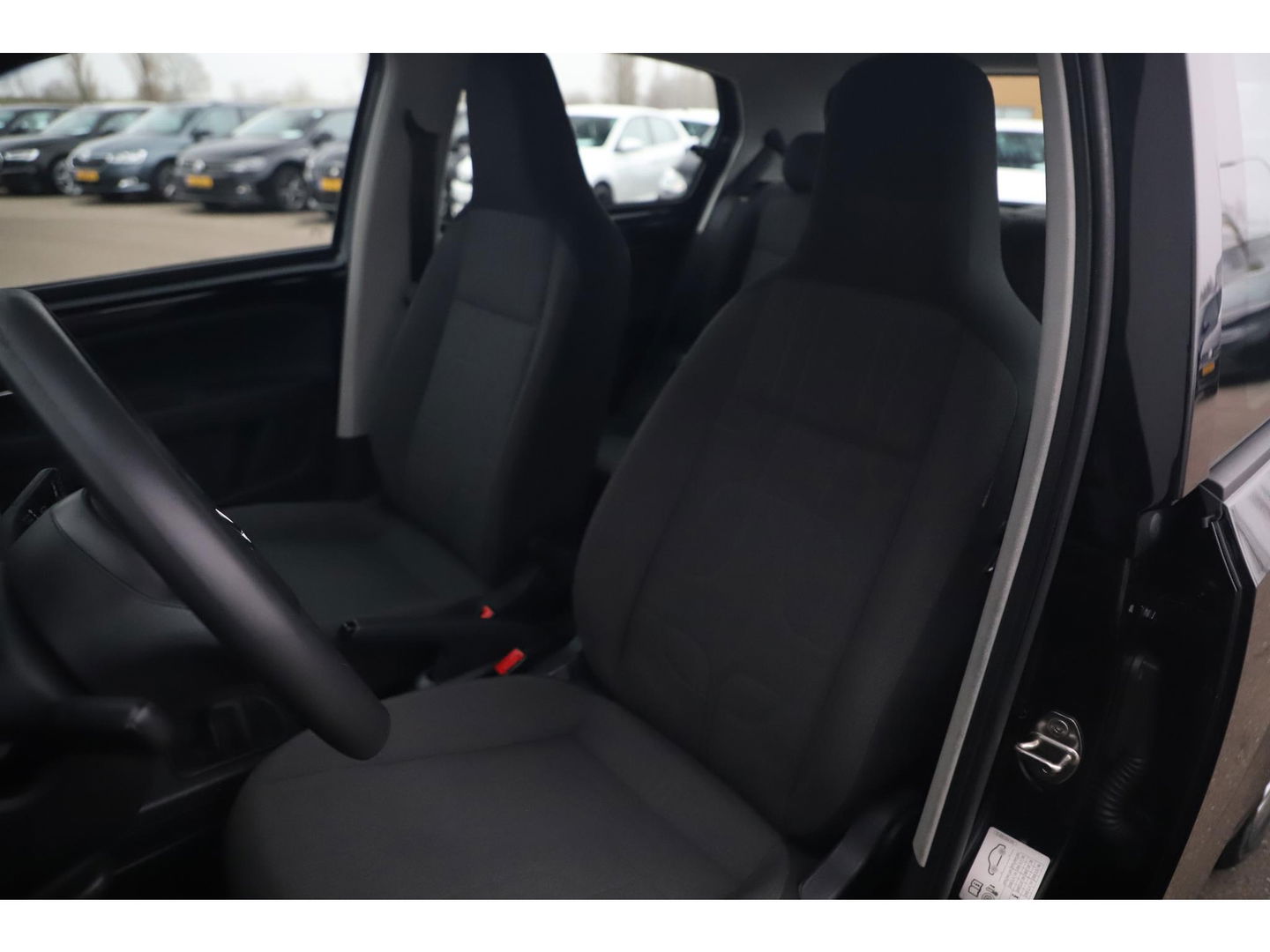 Volkswagen up! 1.0 move up! BlueMotion 5 Deurs Navigatie Airco Radio Bluetooth Elektrische Ramen Nette auto!