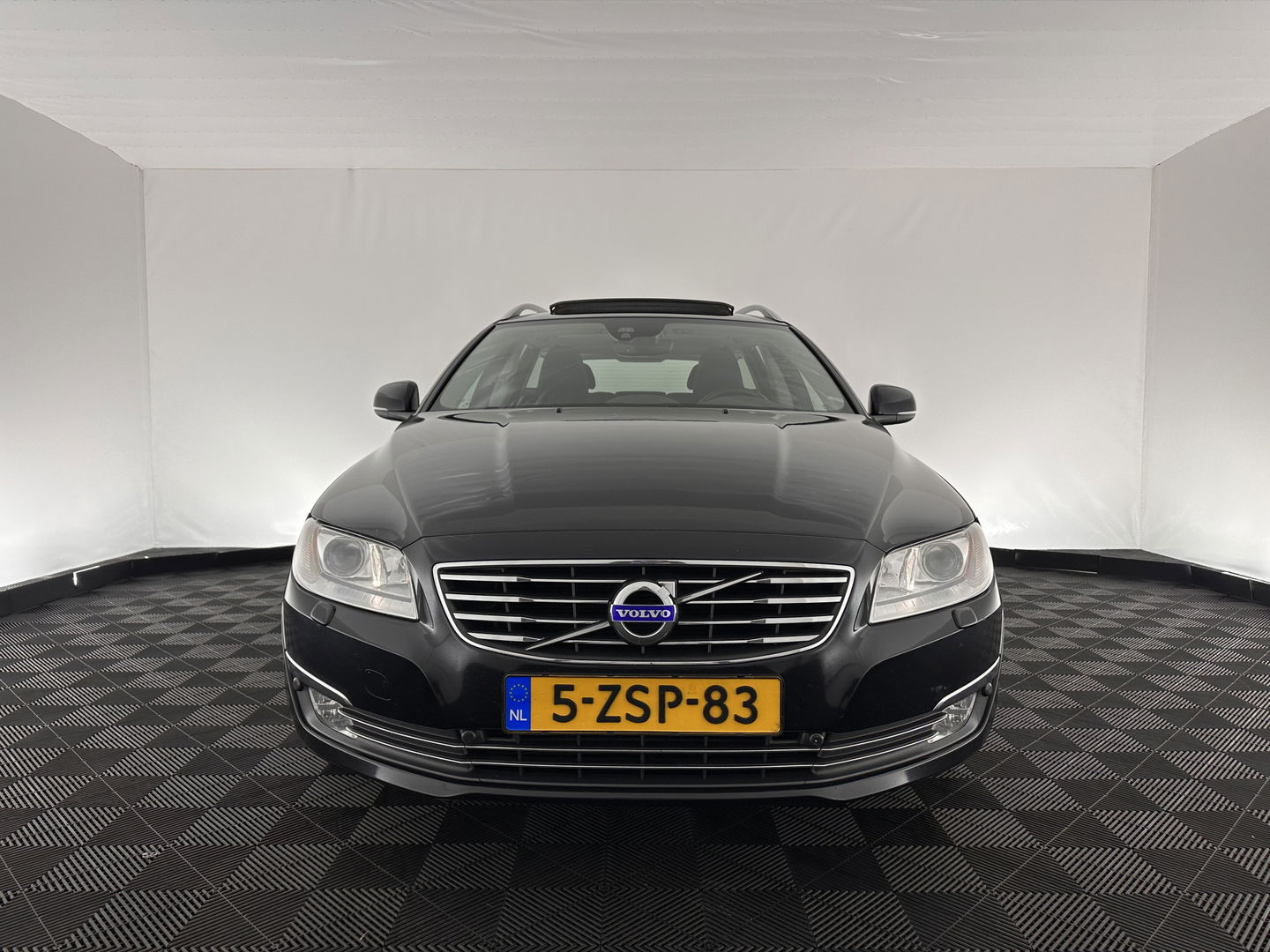 Volvo V70 2.0 D4 Nordic+ Luxury-Line Aut. *PANO | FULL-LEATHER | BI-XENON | NAVI-FULLMAP | MEMORY-PACK | ECC | HEATED-SEATS | PDC | CRUISE | TOWBAR | COMFORT-SEATS | 17''ALU*