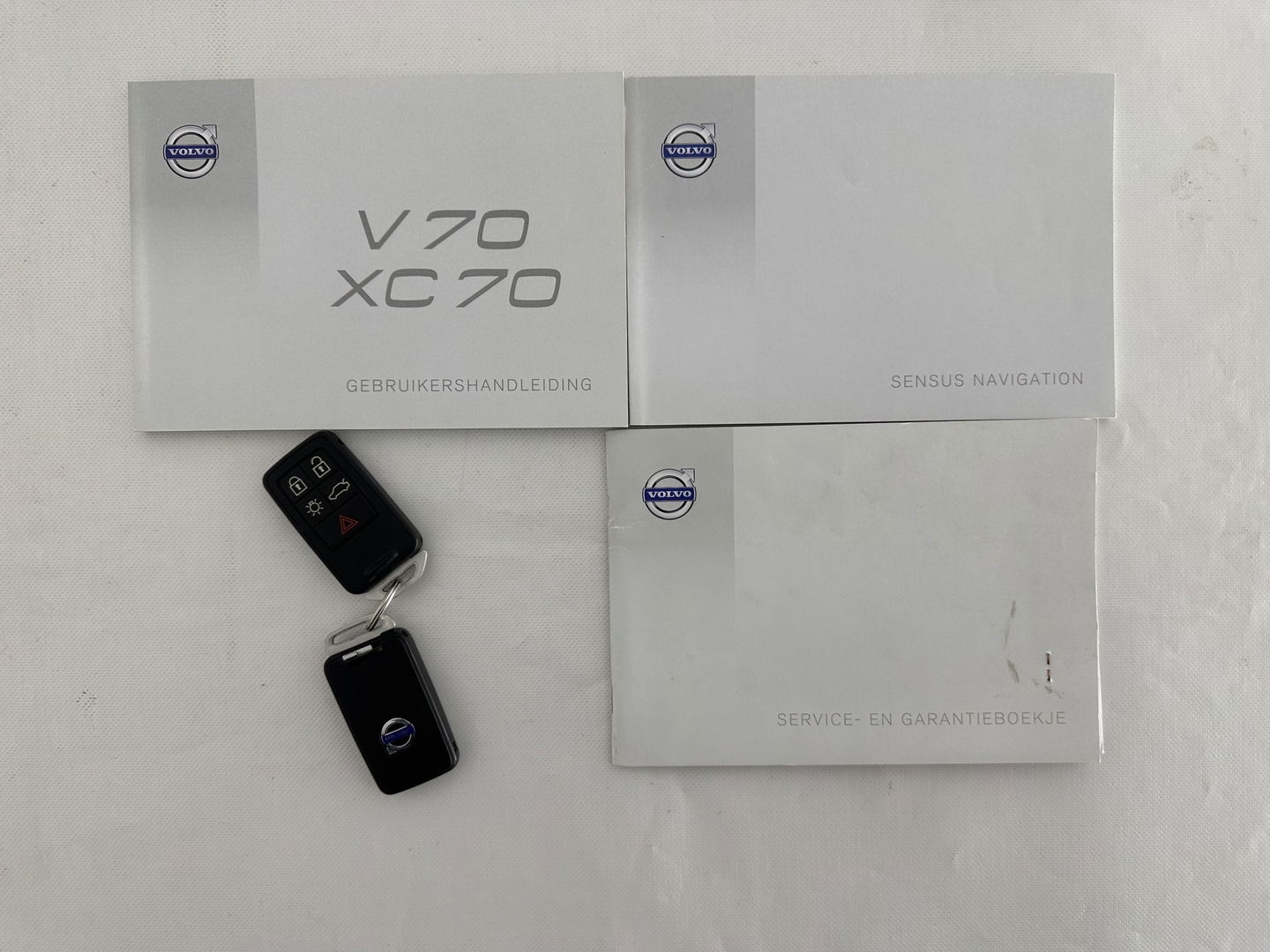 Volvo V70 2.0 D4 Nordic+ Luxury-Line Aut. *PANO | FULL-LEATHER | BI-XENON | NAVI-FULLMAP | MEMORY-PACK | ECC | HEATED-SEATS | PDC | CRUISE | TOWBAR | COMFORT-SEATS | 17''ALU*