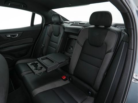 Volvo S60 2.0 B3 R-Design-Sport-Pack Aut.*LEATHER-MICROFIBRE | FULL-LED | DIGI-COCKPIT | BLIND-SPOT | CAMERA | NAVI-FULLMAP | MEMORY-PACK | LANE-ASSIST | TOWBAR | CRUISE | BLIS | APP.CONNECT | SPORT-SEATS | 18''ALU*