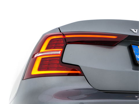 Volvo S60 2.0 B3 R-Design-Sport-Pack Aut.*LEATHER-MICROFIBRE | FULL-LED | DIGI-COCKPIT | BLIND-SPOT | CAMERA | NAVI-FULLMAP | MEMORY-PACK | LANE-ASSIST | TOWBAR | CRUISE | BLIS | APP.CONNECT | SPORT-SEATS | 18''ALU*