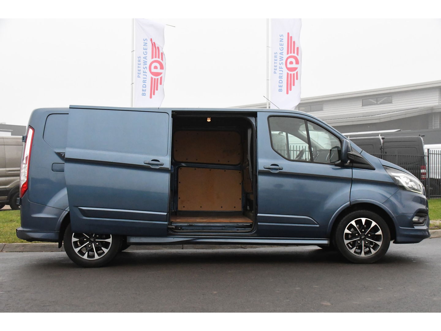 Ford Transit Custom 310 2.0 TDCI L2H1 Sport Cruise, Carplay, 170PK, Multimedia, Sensoren, Stoelverwarming, UNIEK!
