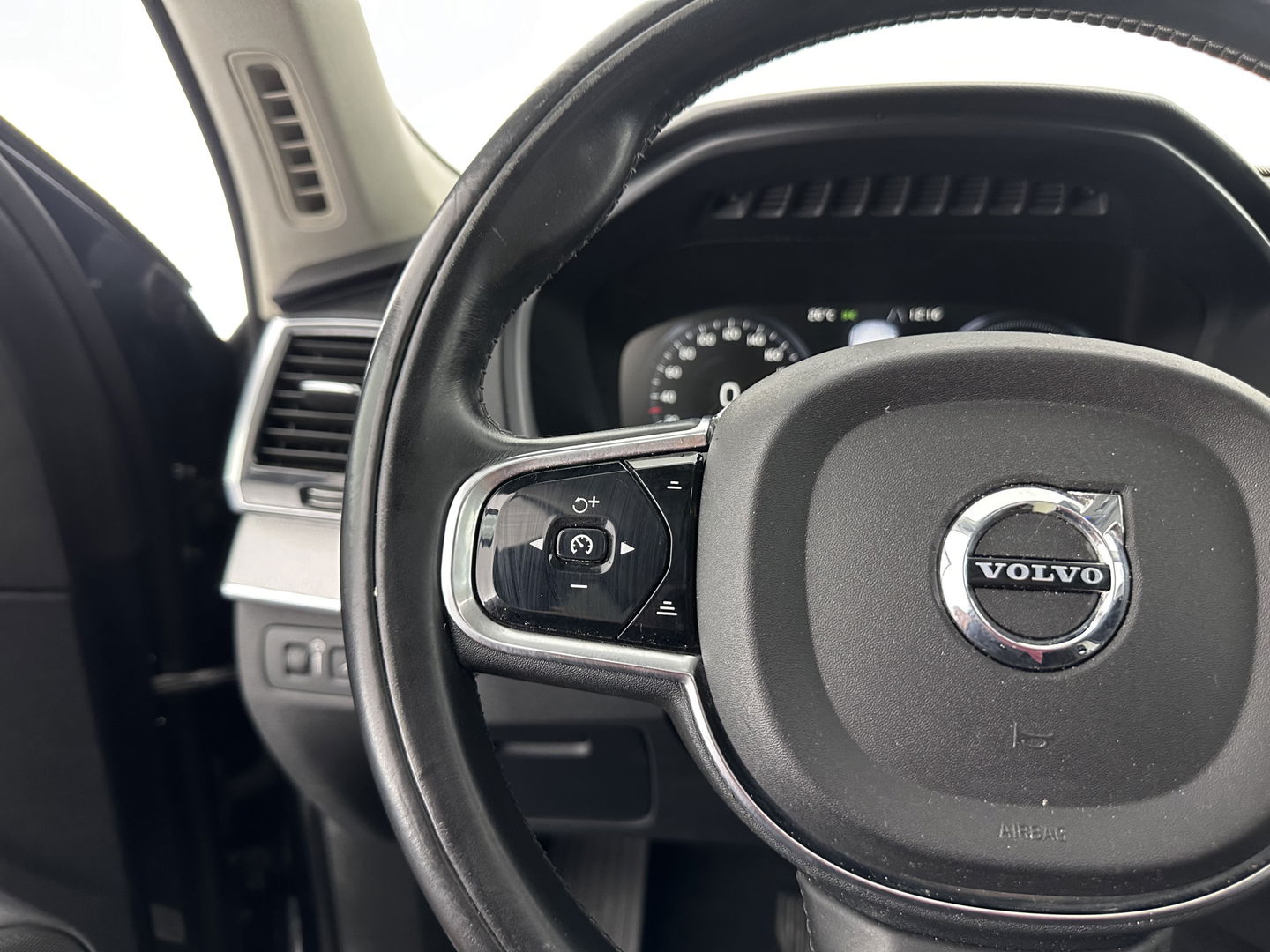 Volvo XC90 2.0 T8 Twin Engine AWD Inscription 7-Pers.#ONBOARD CHARGER DEFECT # Aut. (INCL.BTW) *PANO | NAPPA-VOLLEDER | FULL-LED | MEMORY-PACK | KEYLESS | DAB | NAVI-FULLMAP | CAMERA | VIRTUAL-COCKPIT | COMFORT-SEATS | 22"ALU*