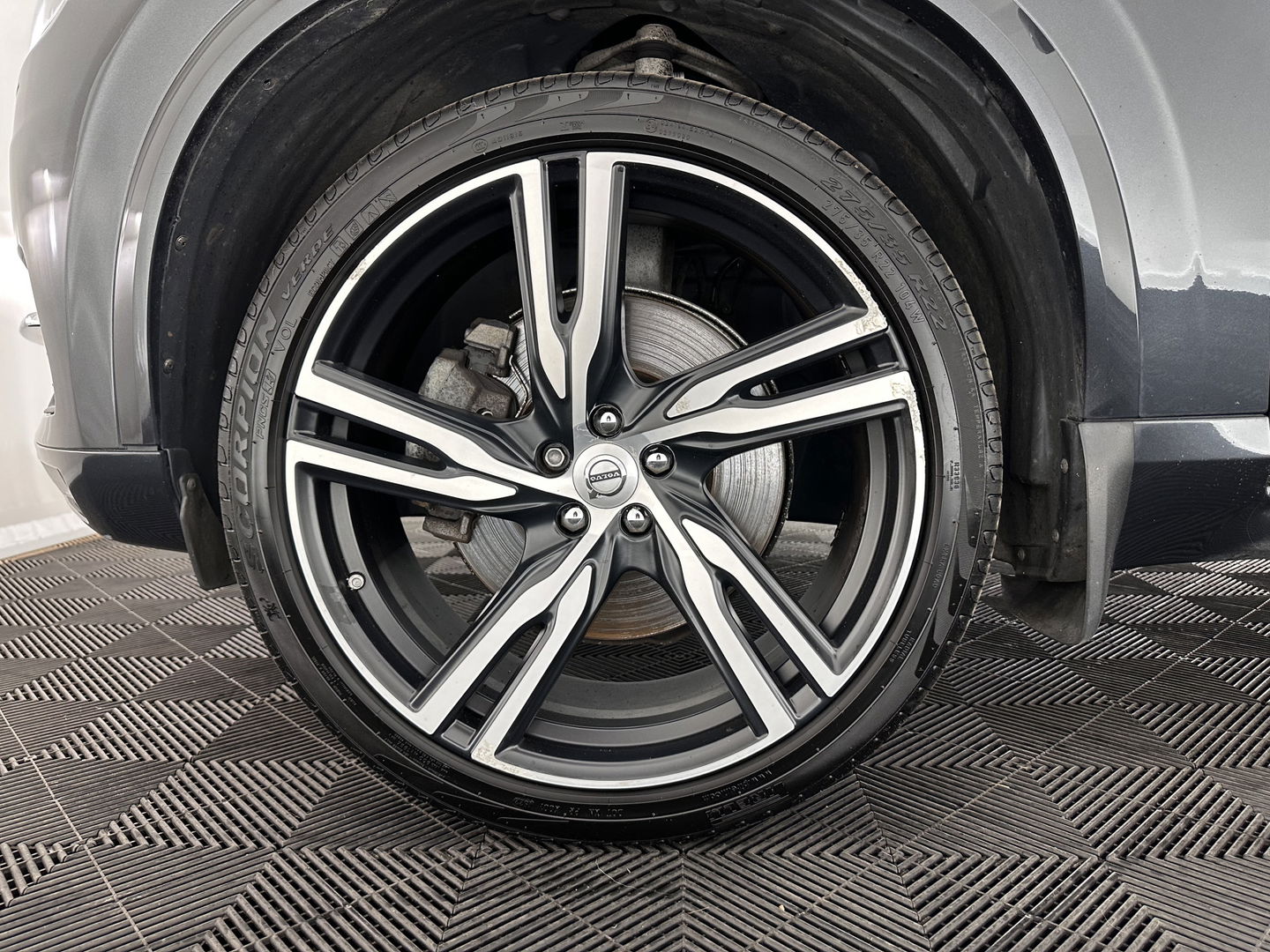 Volvo XC90 2.0 T8 Twin Engine AWD Inscription 7-Pers.#ONBOARD CHARGER DEFECT # Aut. (INCL.BTW) *PANO | NAPPA-VOLLEDER | FULL-LED | MEMORY-PACK | KEYLESS | DAB | NAVI-FULLMAP | CAMERA | VIRTUAL-COCKPIT | COMFORT-SEATS | 22"ALU*
