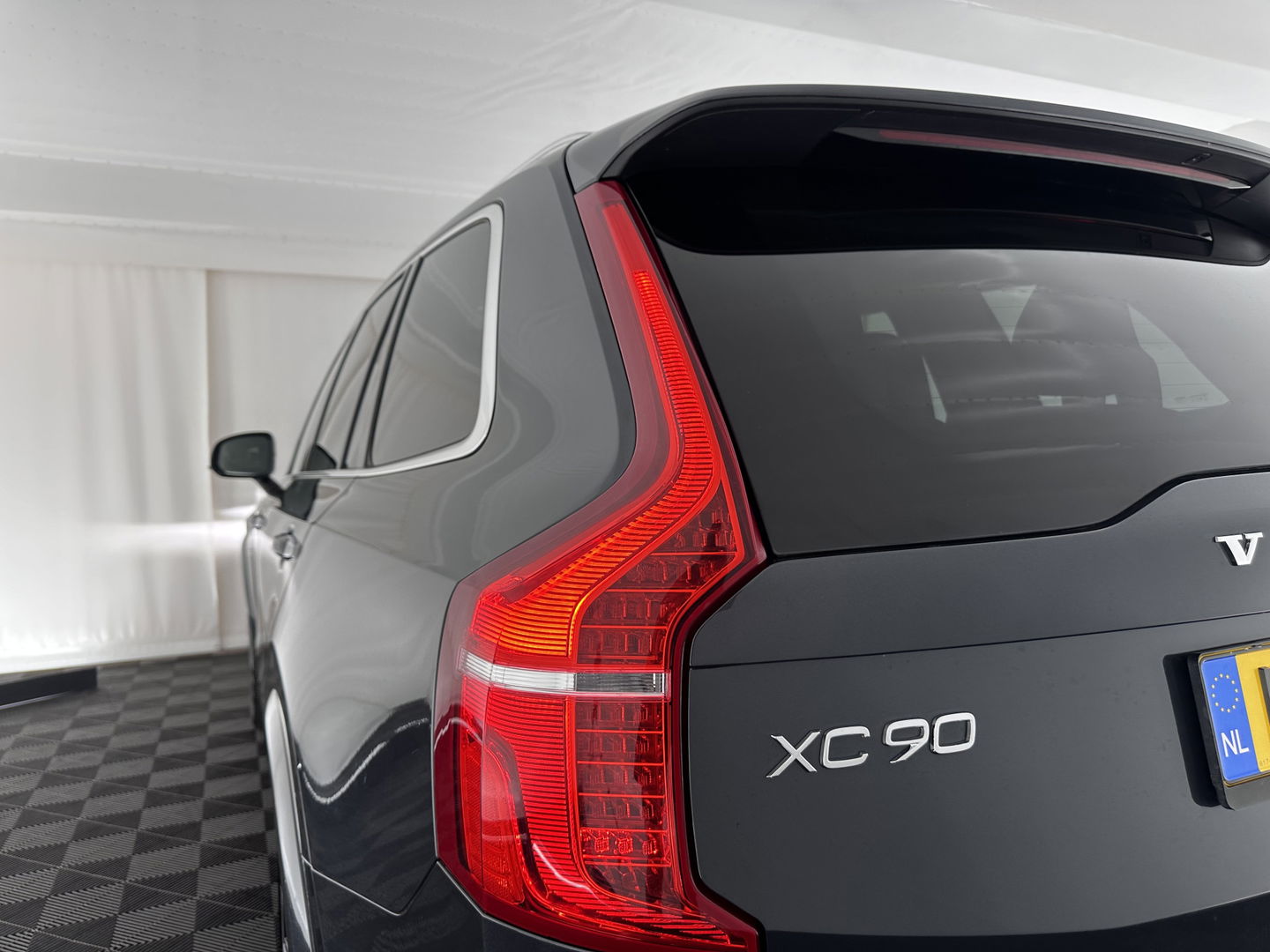 Volvo XC90 2.0 T8 Twin Engine AWD Inscription 7-Pers.#ONBOARD CHARGER DEFECT # Aut. (INCL.BTW) *PANO | NAPPA-VOLLEDER | FULL-LED | MEMORY-PACK | KEYLESS | DAB | NAVI-FULLMAP | CAMERA | VIRTUAL-COCKPIT | COMFORT-SEATS | 22"ALU*