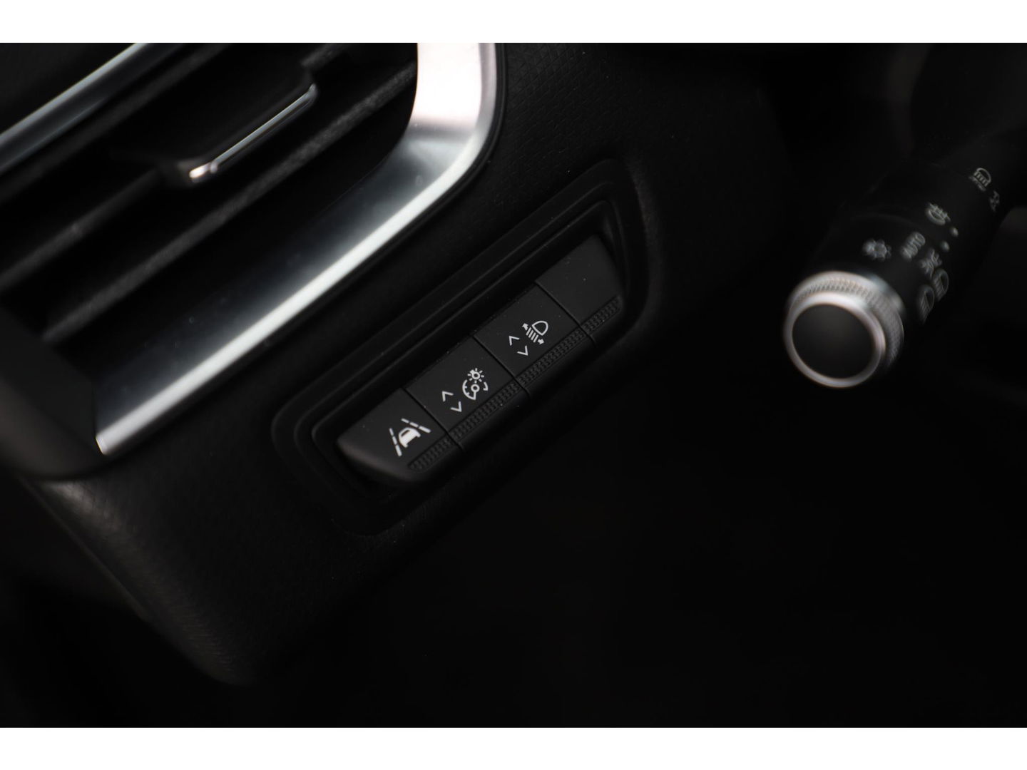 Renault Clio 1.0 TCe Zen 100PK Navigatie Airco Cruise Lane Assist LED Carplay Bluetooth