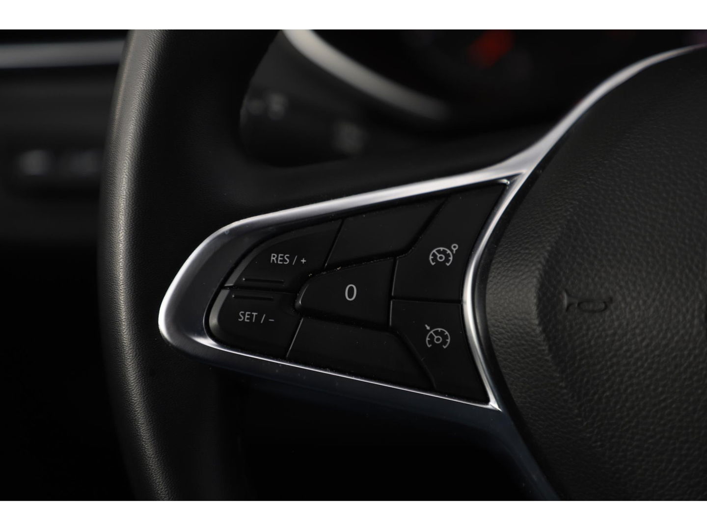 Renault Clio 1.0 TCe Zen 100PK Navigatie Airco Cruise Lane Assist LED Carplay Bluetooth