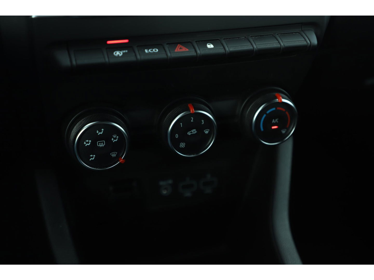 Renault Clio 1.0 TCe Zen 100PK Navigatie Airco Cruise Lane Assist LED Carplay Bluetooth