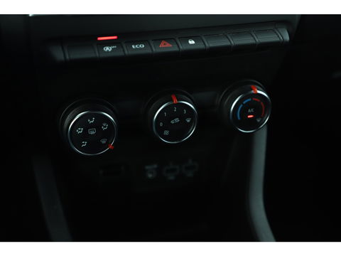 Renault Clio 1.0 TCe Zen 100PK Navigatie Airco Cruise Lane Assist LED Carplay Bluetooth