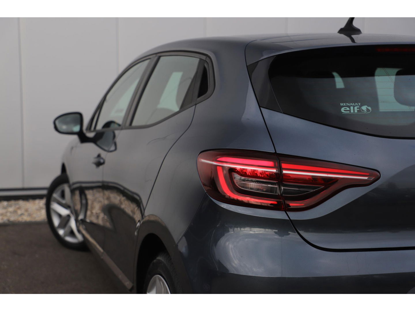 Renault Clio 1.0 TCe Zen 100PK Navigatie Airco Cruise Lane Assist LED Carplay Bluetooth