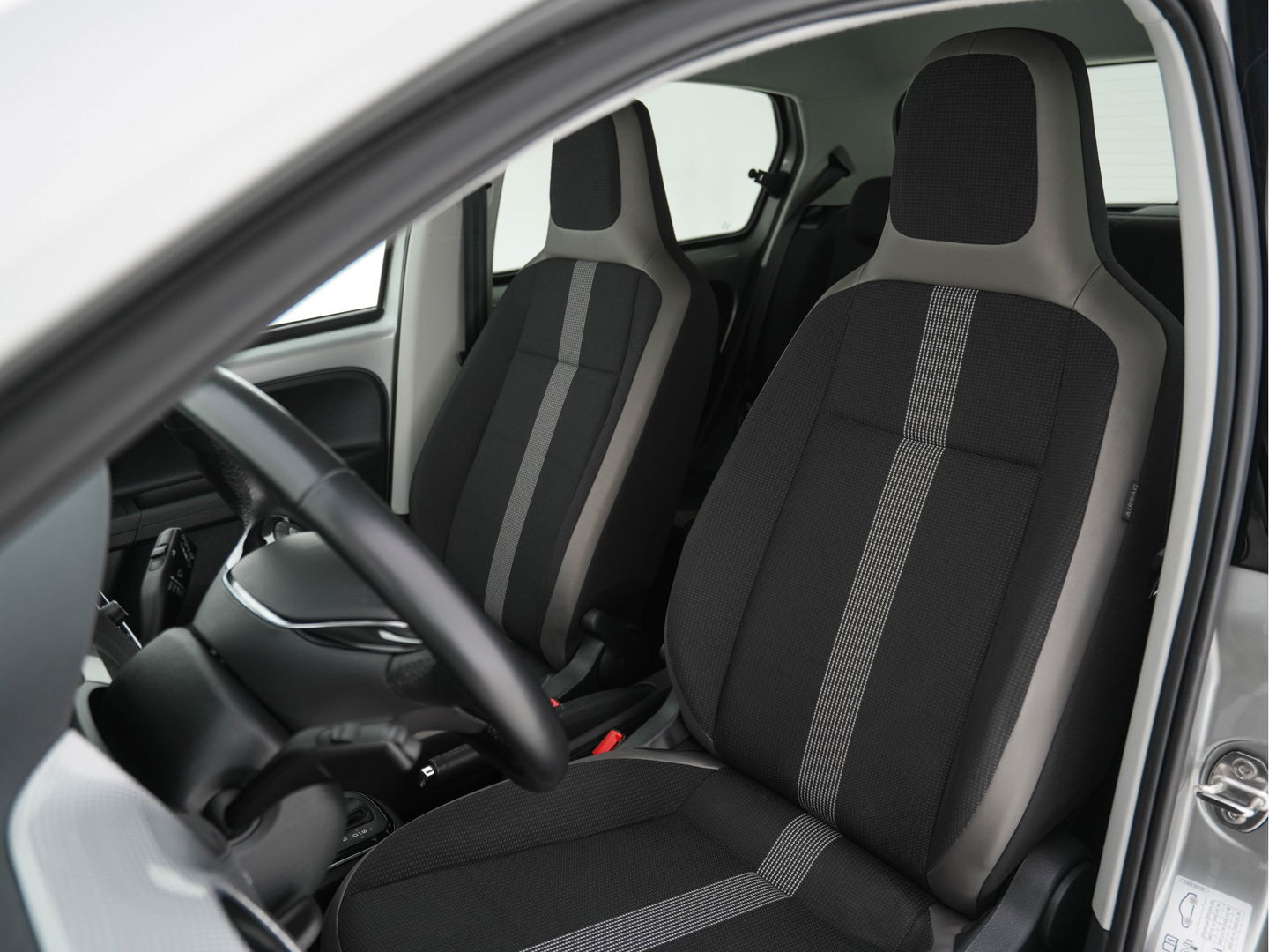 Volkswagen e-Up! Aut. *CCS-FASTLOADER | COMFORT-SEATS | AIRCO | HEATED-SEATS | CRUISE | AMBIENT-LIGHT | DAB+ | 15''ALU*