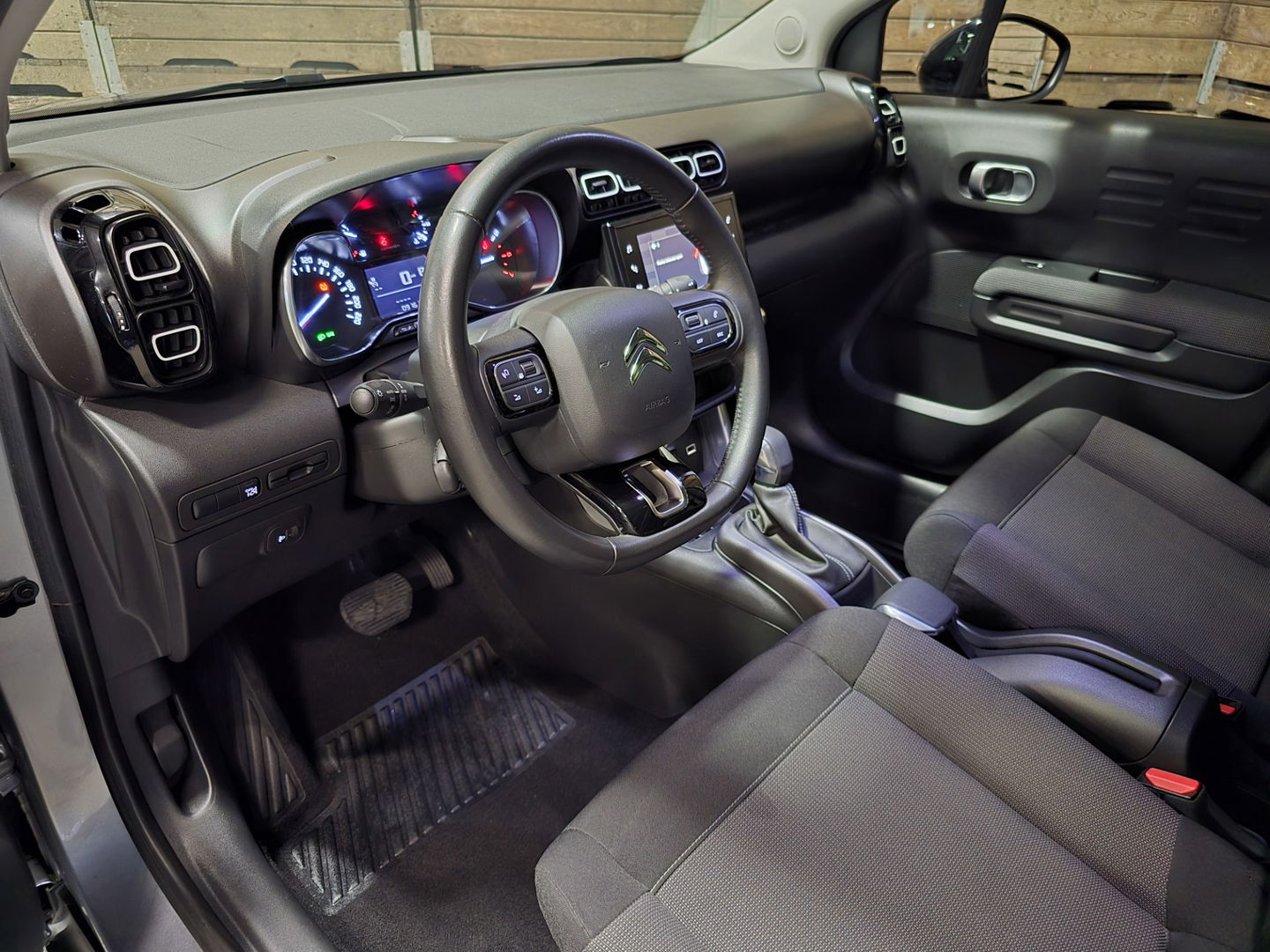 Citroën C3 Aircross 1.5 BlueHDI S&S Business Shine Panorama Navi Clima LM 120 pk!