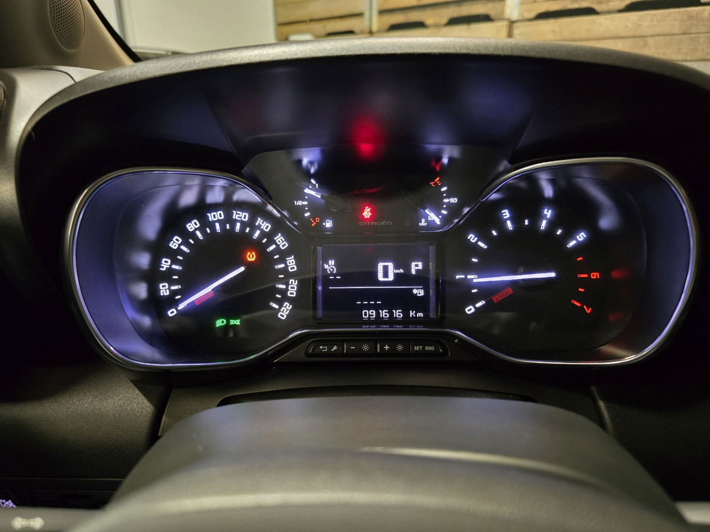 Citroën C3 Aircross 1.5 BlueHDI S&S Business Shine Panorama Navi Clima LM 120 pk!