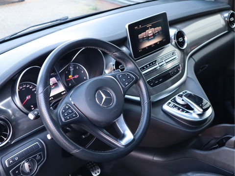 Mercedes-Benz V-Klasse 300d AMG Exclusive - Lang L2 DC 5 pers. Euro 6 - Koelkast - Pano - Cruise