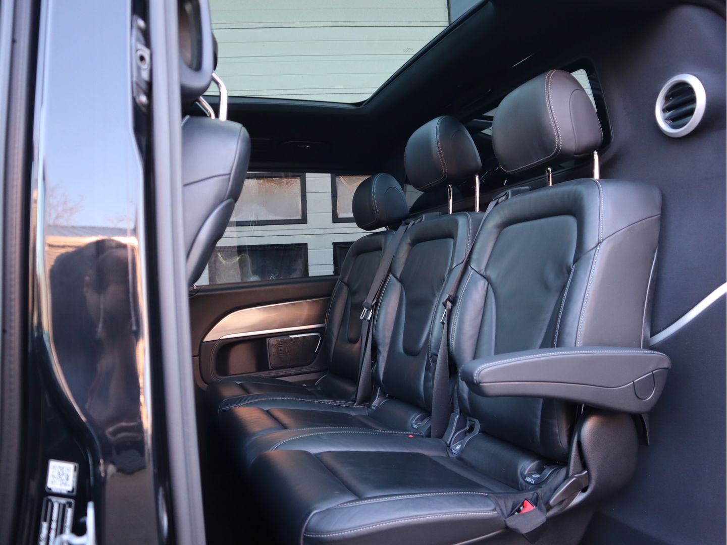 Mercedes-Benz V-Klasse 300d AMG Exclusive - Lang L2 DC 5 pers. Euro 6 - Koelkast - Pano - Cruise