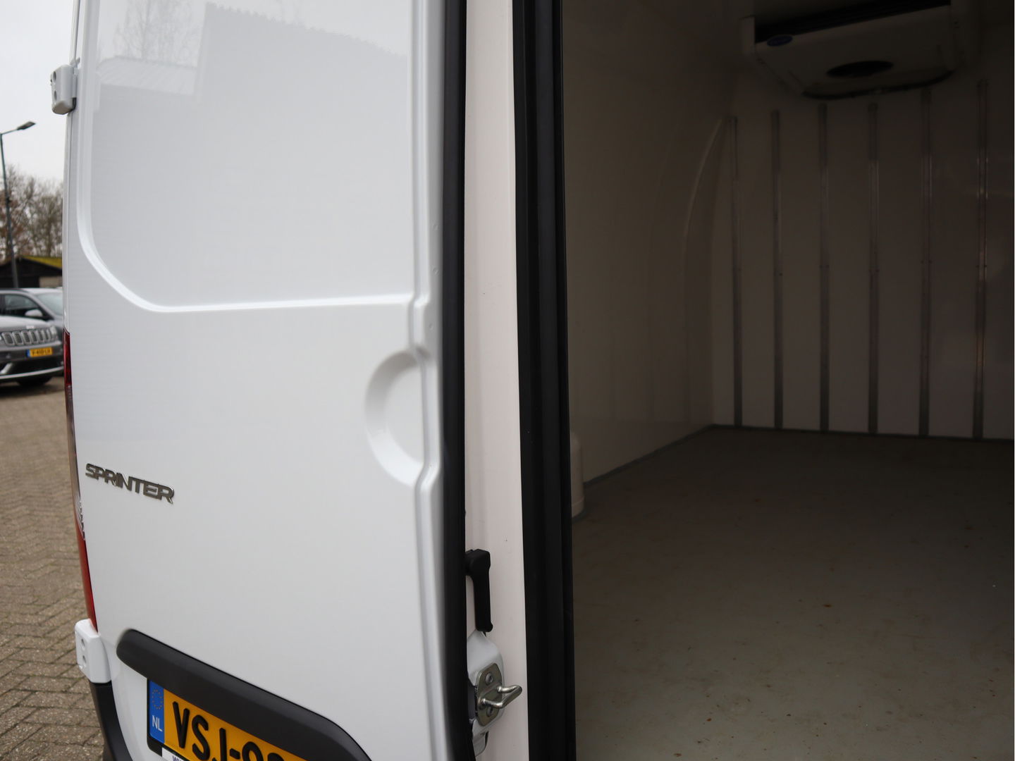Mercedes-Benz Sprinter 317 CDI 1.9 Automaat L2H2 RWD Koel-Vries Koeling - Dacht & Nacht - RWD - MBUX - LED - Koelwagen