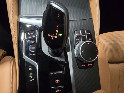 BMW 5 Serie Touring 530e xDrive Business Edition Plus M-Sport Pano Leder Camera Trekhaak