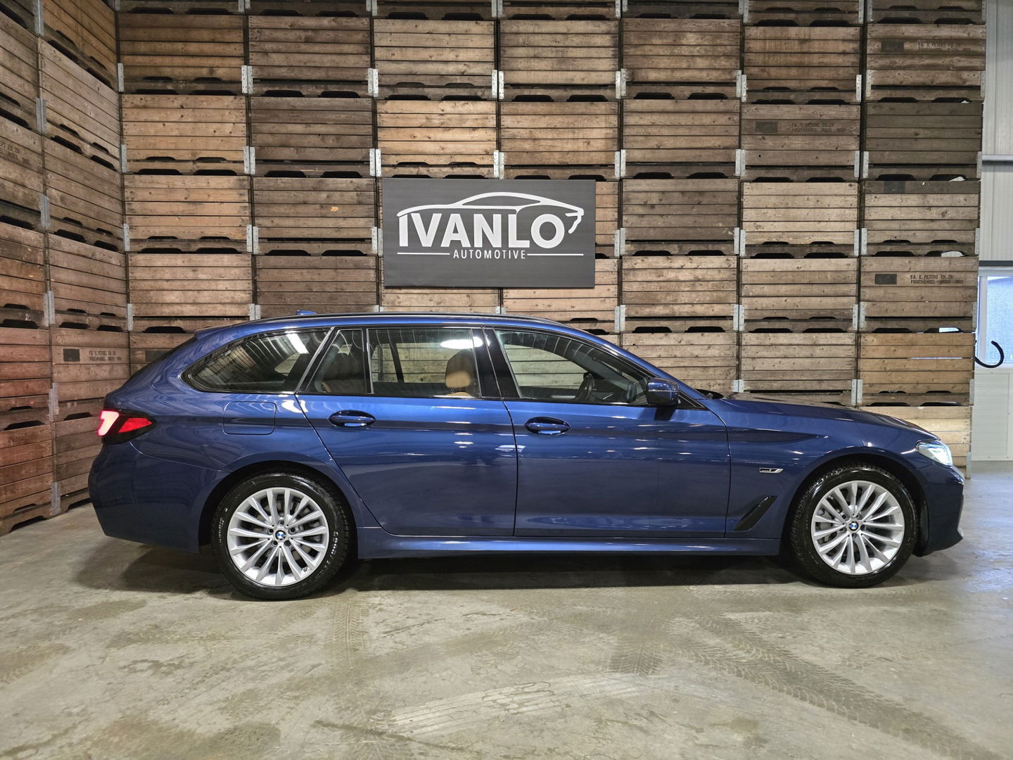 BMW 5 Serie Touring 530e xDrive Business Edition Plus M-Sport Pano Leder Camera Trekhaak