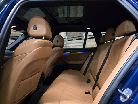 BMW 5 Serie Touring 530e xDrive Business Edition Plus M-Sport Pano Leder Camera Trekhaak