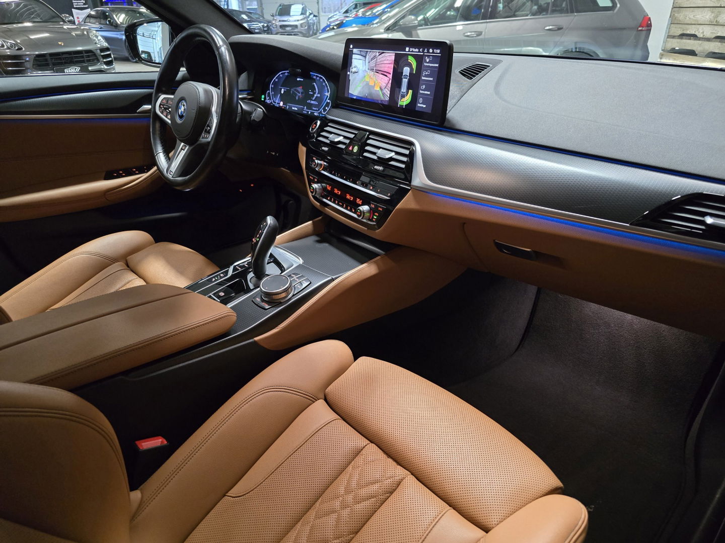 BMW 5 Serie Touring 530e xDrive Business Edition Plus M-Sport Pano Leder Camera Trekhaak