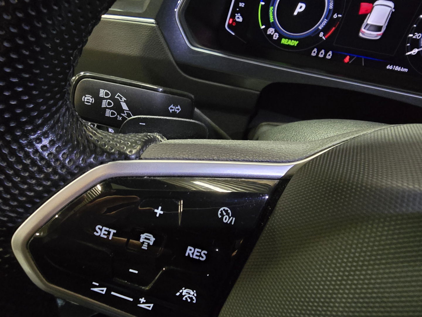 Volkswagen Tiguan 1.4 TSI eHybrid R-Line Business Blackstyle Pano 19"LM