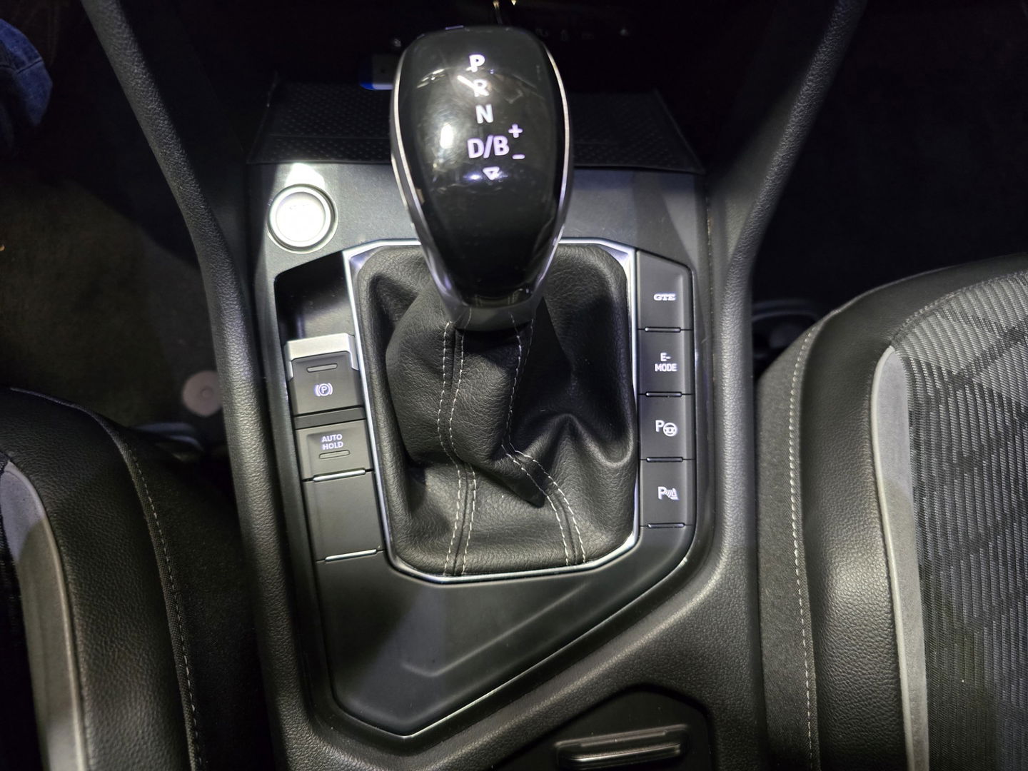 Volkswagen Tiguan 1.4 TSI eHybrid R-Line Business Blackstyle Pano 19"LM