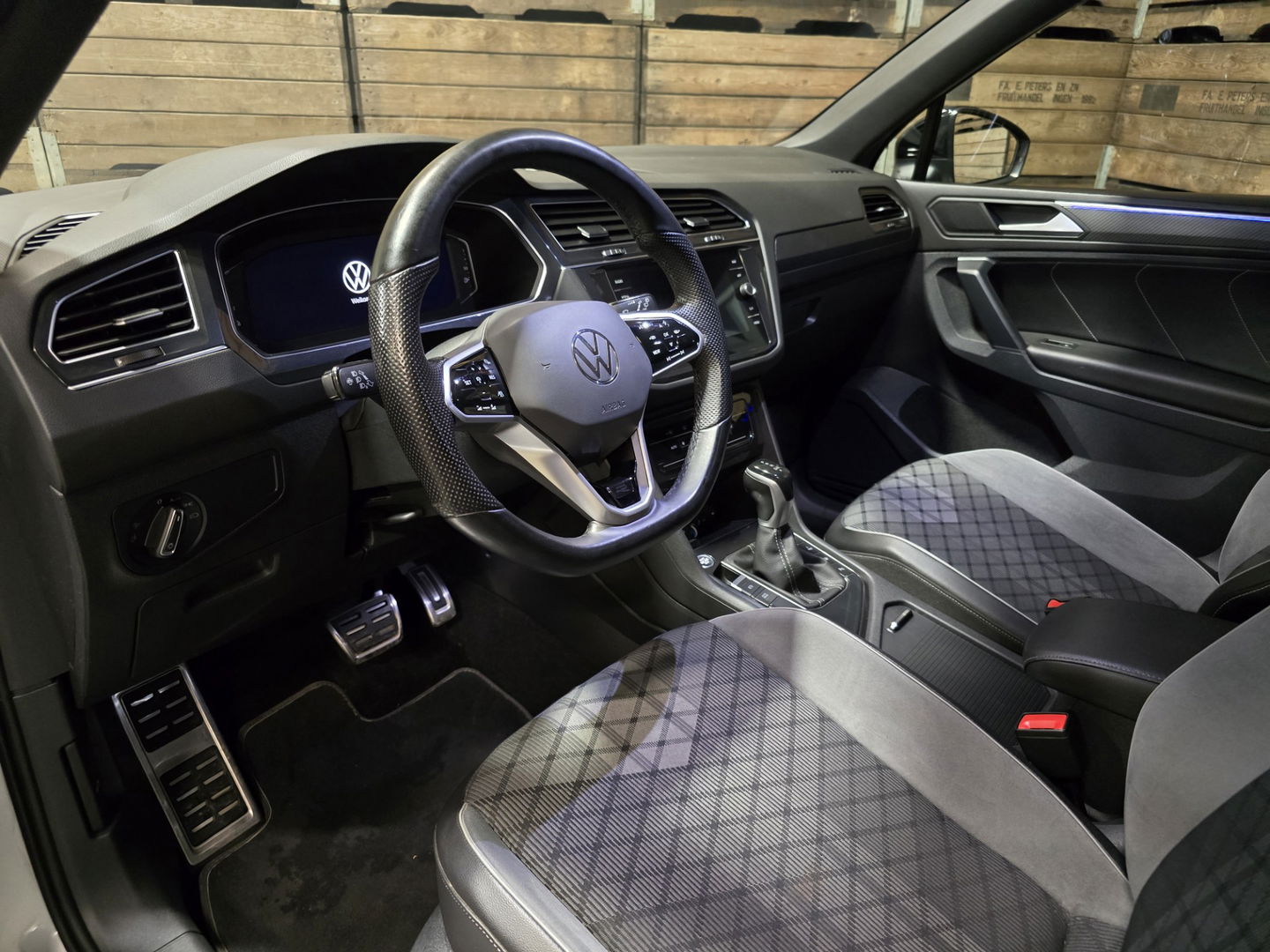 Volkswagen Tiguan 1.4 TSI eHybrid R-Line Business Blackstyle Pano 19"LM