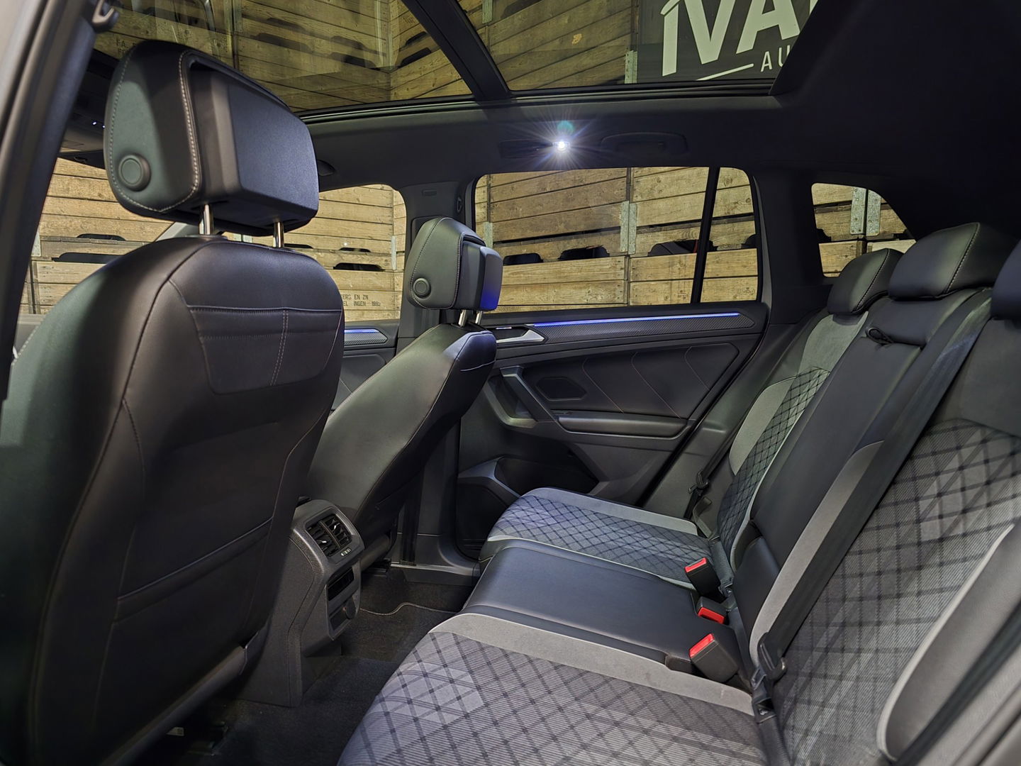 Volkswagen Tiguan 1.4 TSI eHybrid R-Line Business Blackstyle Pano 19"LM