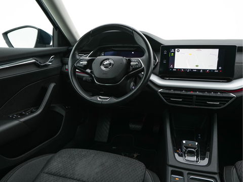 Škoda Octavia Combi 2.0 TDI Aut. *ADAPTIVE-CRUISE | FULL-LED | DIGI-COCKPIT | KEYLESS | DAB+ | NAVI-FULLMAP | ECC | PDC | TOWBAR | APP.CONNECT  | AMBIENT-LIGHT | SHIFT-PADDLES | COMFORT-SEATS | 18''ALU*